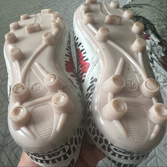 PUMA Unisex’s Kids Soccer Cleats Size 30 - Picture 11 of 11